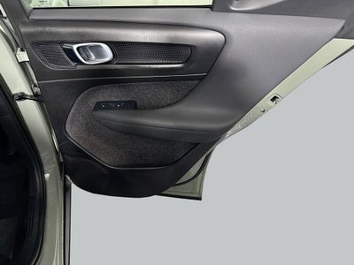 2023 Volvo XC40 B5 Plus Bright Theme