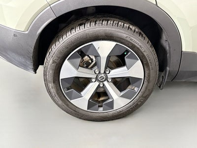 2023 Volvo XC40 B5 Plus Bright Theme