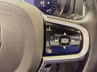 2025 Volvo XC90 B5 Plus