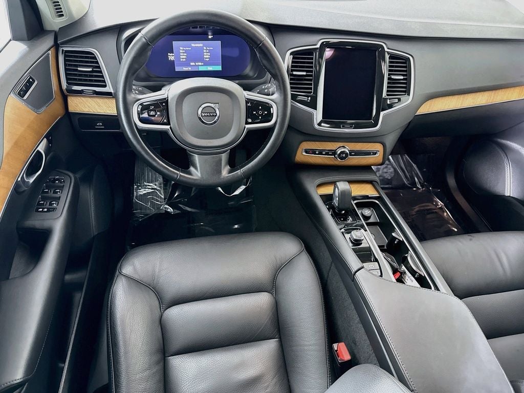 2025 Volvo XC90 B5 Plus