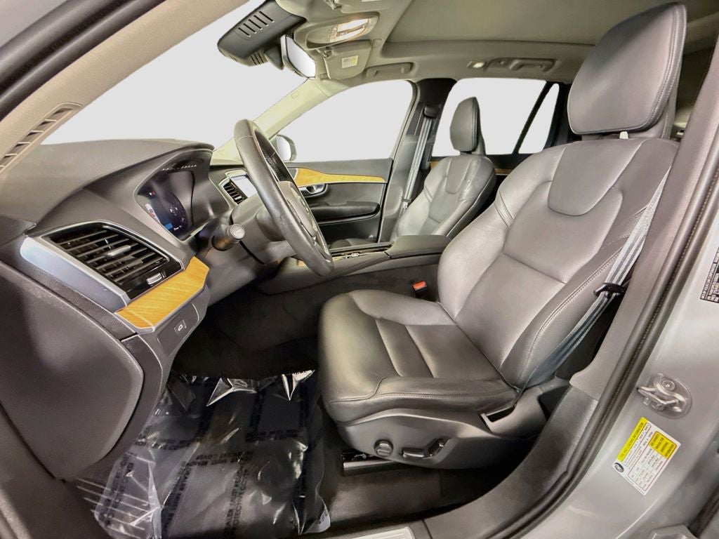 2025 Volvo XC90 B5 Plus
