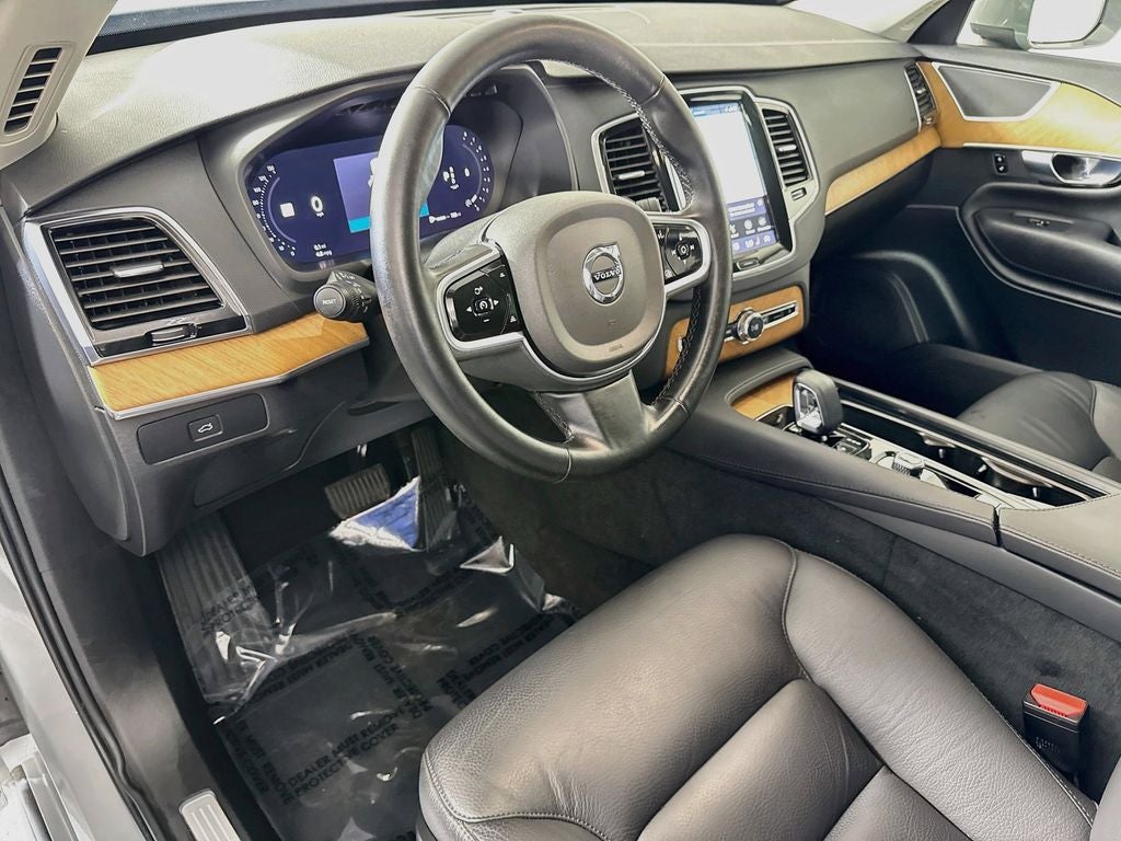 2025 Volvo XC90 B5 Plus