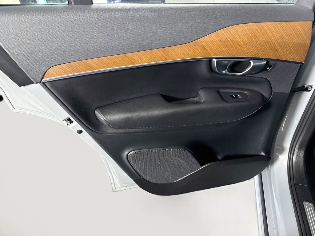 2025 Volvo XC90 B5 Plus