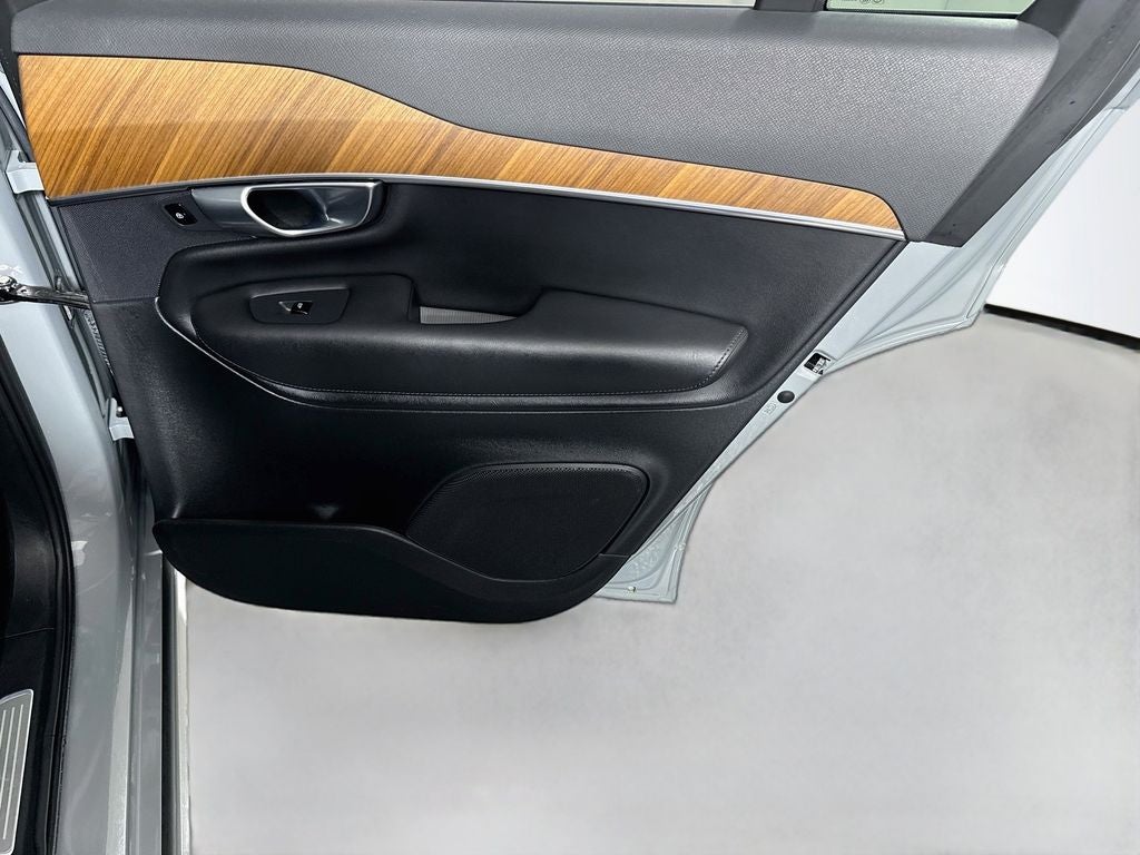 2025 Volvo XC90 B5 Plus