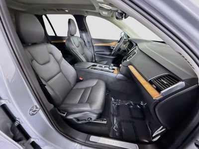 2025 Volvo XC90 B5 Plus