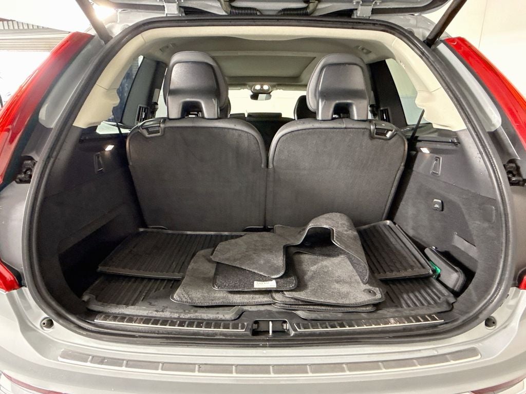 2025 Volvo XC90 B5 Plus