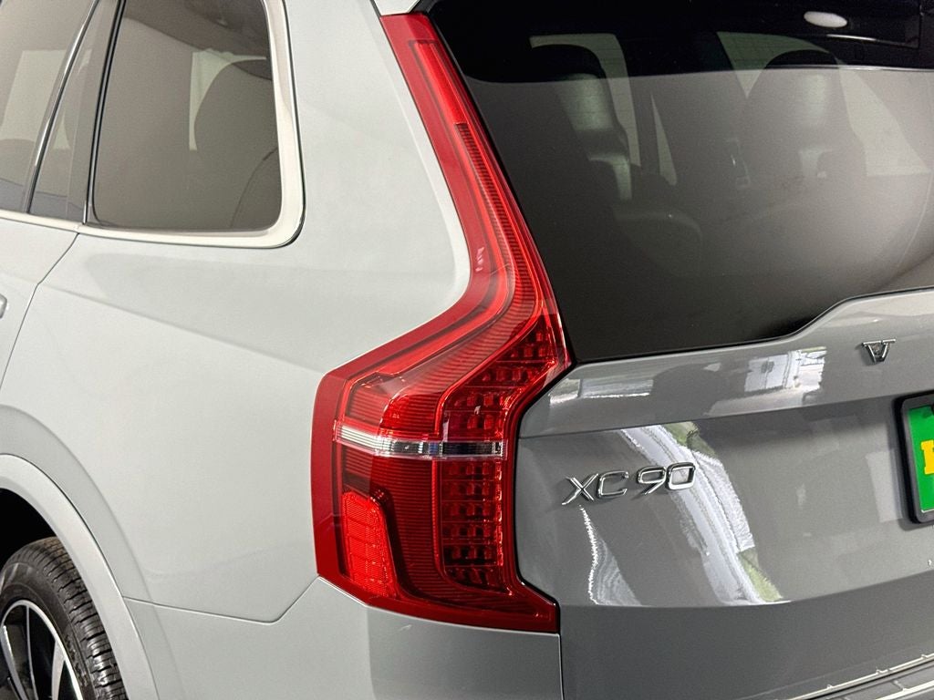 2025 Volvo XC90 B5 Plus