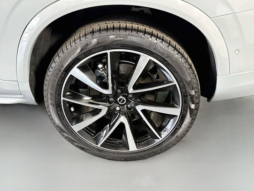 2025 Volvo XC90 B5 Plus