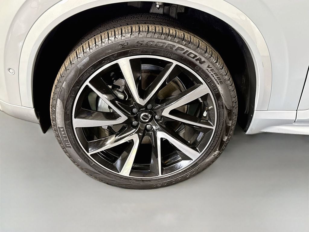 2025 Volvo XC90 B5 Plus