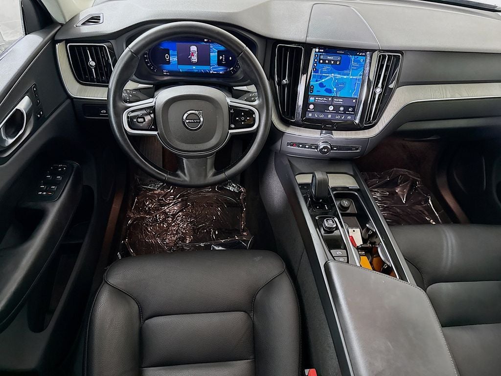 2025 Volvo XC60 B5 Plus