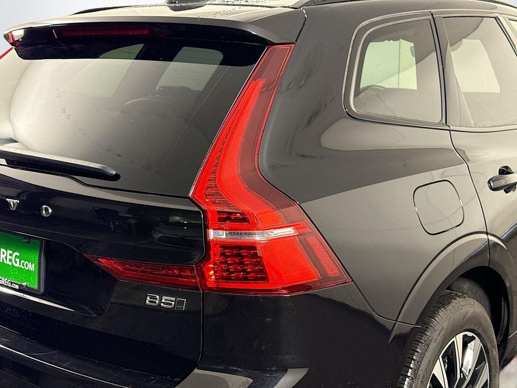 2025 Volvo XC60 B5 Plus