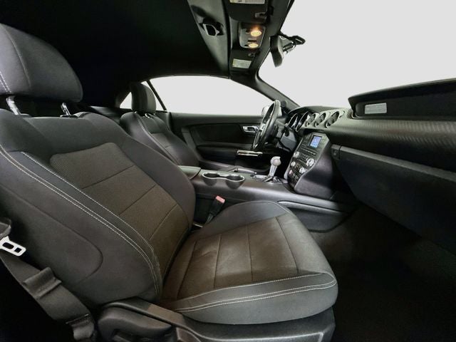 2017 Ford Mustang V6