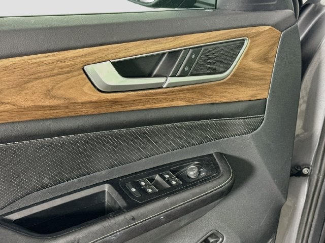 2026 Volkswagen Atlas SE w/Technology