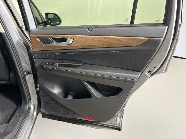 2026 Volkswagen Atlas SE w/Technology