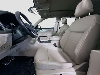 2021 Volkswagen Atlas 3.6L V6 SE w/Technology R-Line