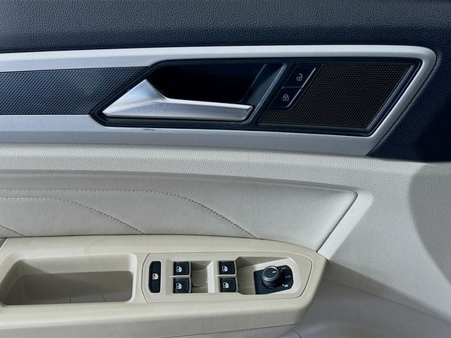 2021 Volkswagen Atlas 3.6L V6 SE w/Technology R-Line