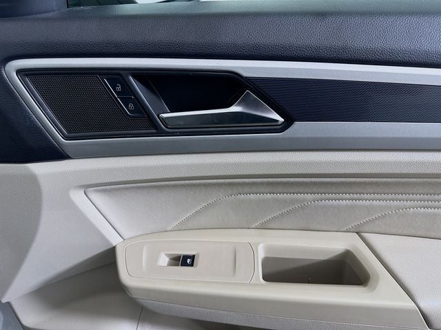 2021 Volkswagen Atlas 3.6L V6 SE w/Technology R-Line