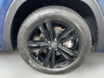 2023 Volkswagen Atlas Cross Sport 2.0T SEL R-Line Black