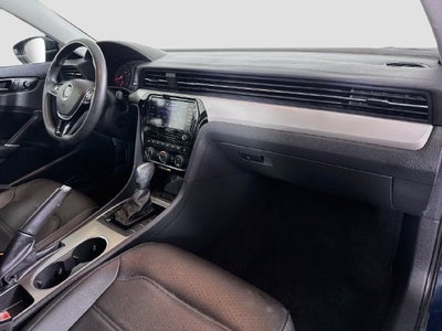 2022 Volkswagen Passat 2.0T SE