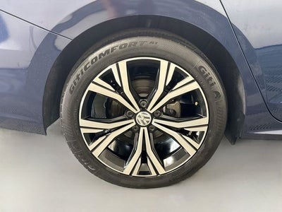 2022 Volkswagen Passat 2.0T SE