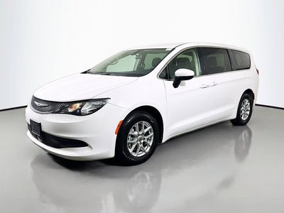2022 Chrysler Voyager LX