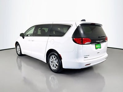 2022 Chrysler Voyager LX
