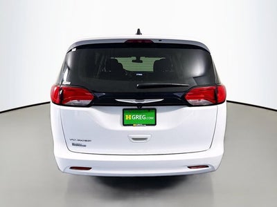 2022 Chrysler Voyager LX
