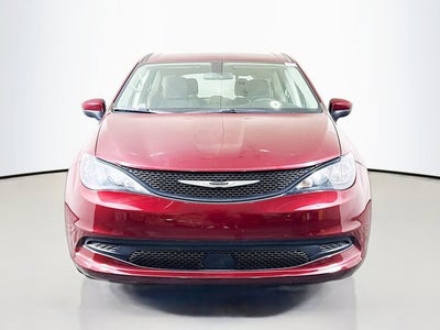 2022 Chrysler Voyager LX