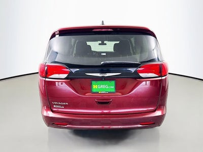 2022 Chrysler Voyager LX