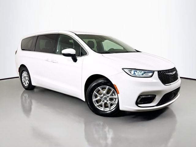 2023 Chrysler Pacifica Touring
