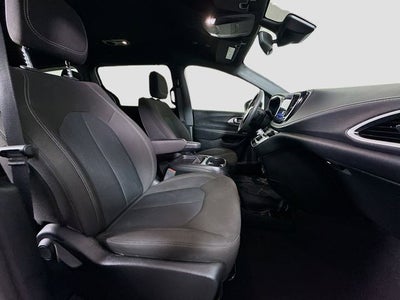 2023 Chrysler Pacifica Touring