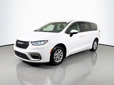 2023 Chrysler Pacifica Touring