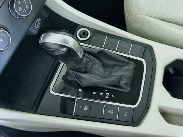 2019 Volkswagen Jetta R-Line