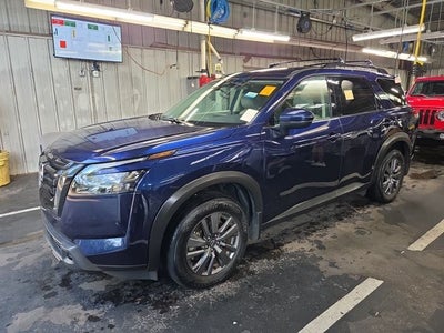 2024 Nissan Pathfinder SV