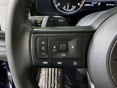 2024 Nissan Pathfinder SV