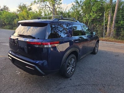 2024 Nissan Pathfinder SV