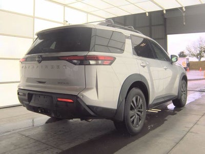 2022 Nissan Pathfinder SV