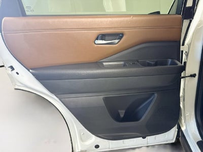 2022 Nissan Pathfinder Platinum