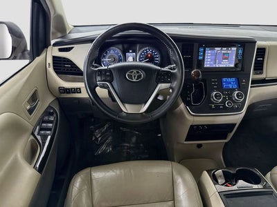 2017 Toyota Sienna XLE 8 Passenger