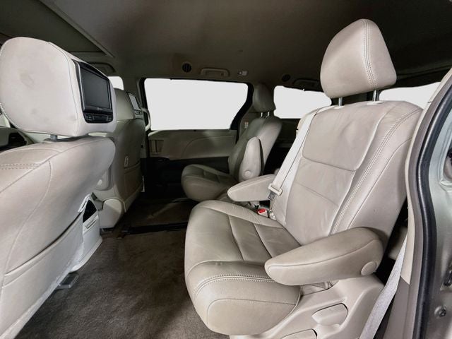 2017 Toyota Sienna XLE 8 Passenger