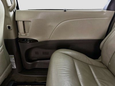 2017 Toyota Sienna XLE 8 Passenger