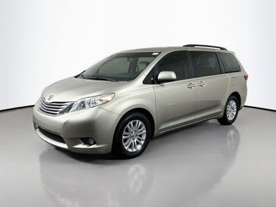 2017 Toyota Sienna XLE 8 Passenger