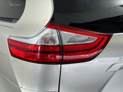 2017 Toyota Sienna XLE 8 Passenger