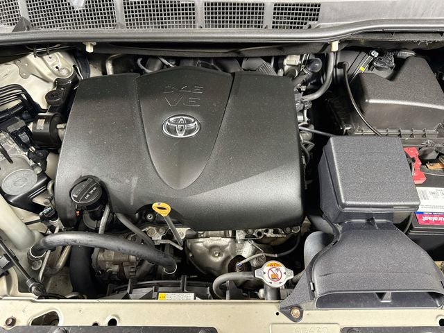 2017 Toyota Sienna XLE 8 Passenger