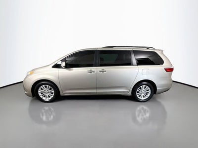 2017 Toyota Sienna XLE 8 Passenger