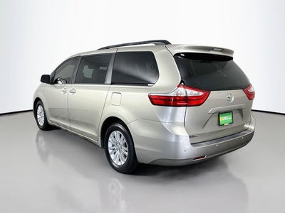 2017 Toyota Sienna XLE 8 Passenger