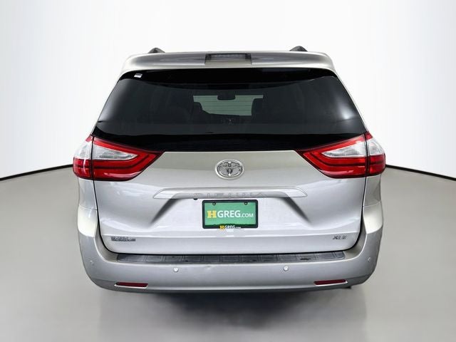 2017 Toyota Sienna XLE 8 Passenger