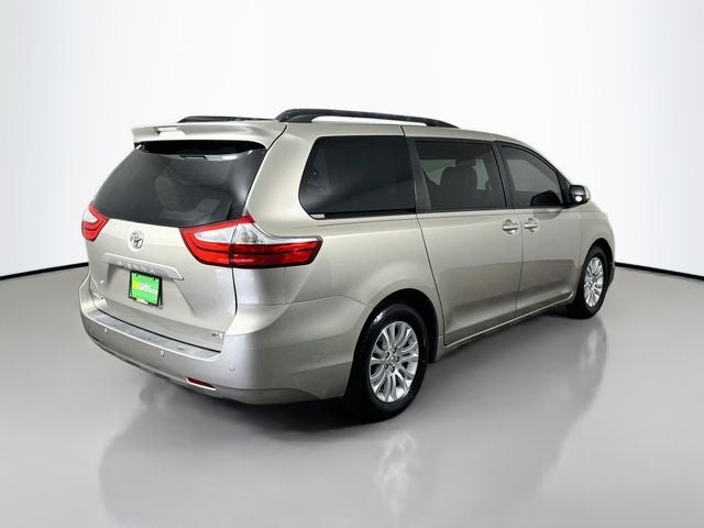 2017 Toyota Sienna XLE 8 Passenger