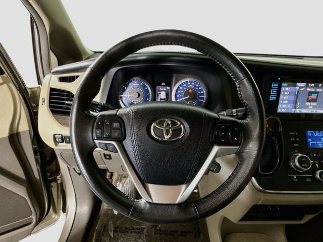 2017 Toyota Sienna XLE 8 Passenger