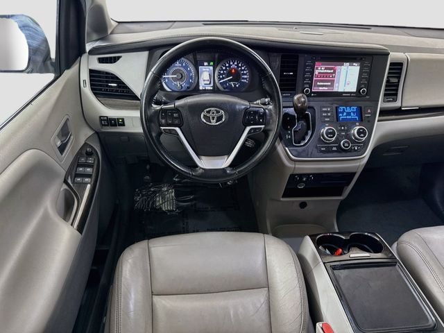 2020 Toyota Sienna XLE 8 Passenger